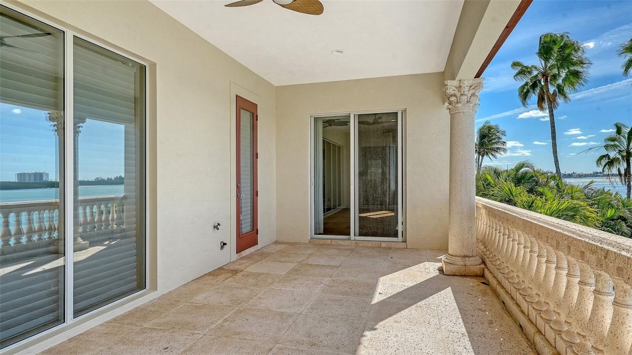 570 S Spoonbill Drive, Sarasota, FL 34236 Photo