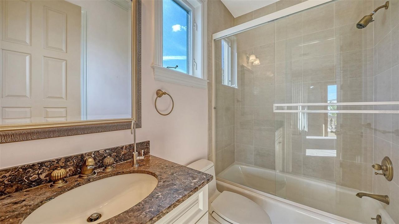 570 S Spoonbill Drive, Sarasota, FL 34236 Photo