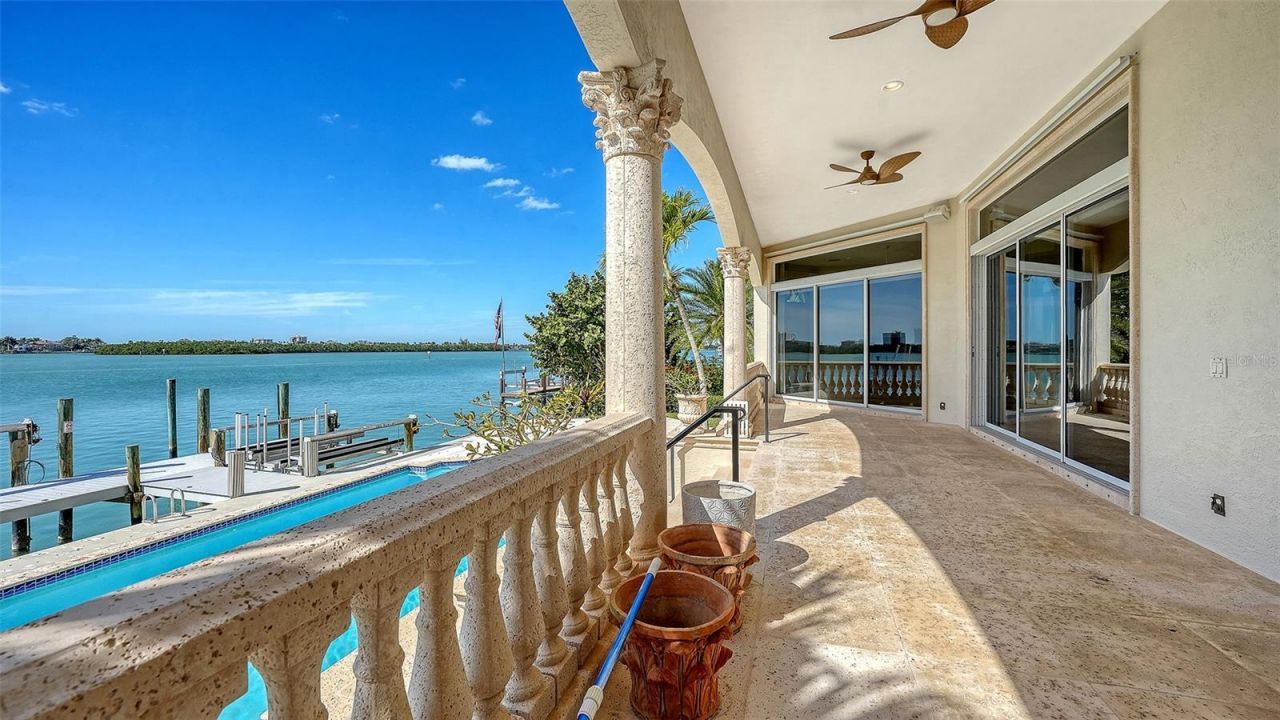 570 S Spoonbill Drive, Sarasota, FL 34236 Photo