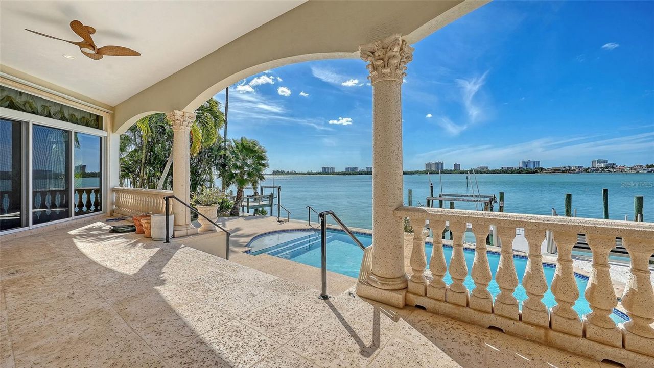 570 S Spoonbill Drive, Sarasota, FL 34236 Photo