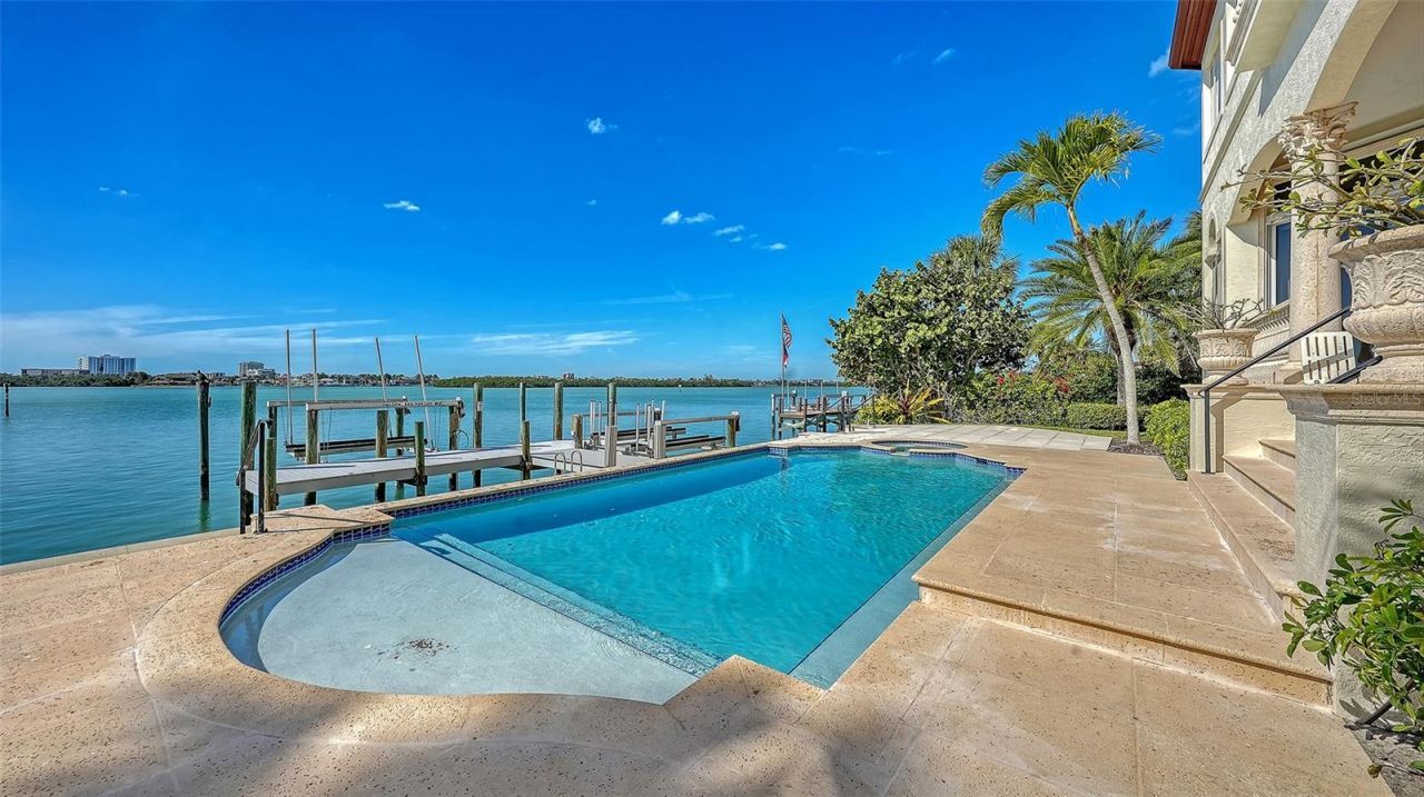 570 S Spoonbill Drive, Sarasota, FL 34236 Photo