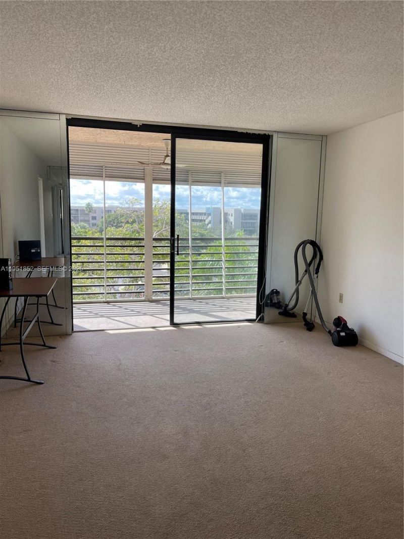 1100 Colony Point Cir, Unit 518, Pembroke Pines, FL 33026 Photo