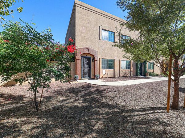 2826 E TRACY Lane, Unit 4, Phoenix, AZ 85032