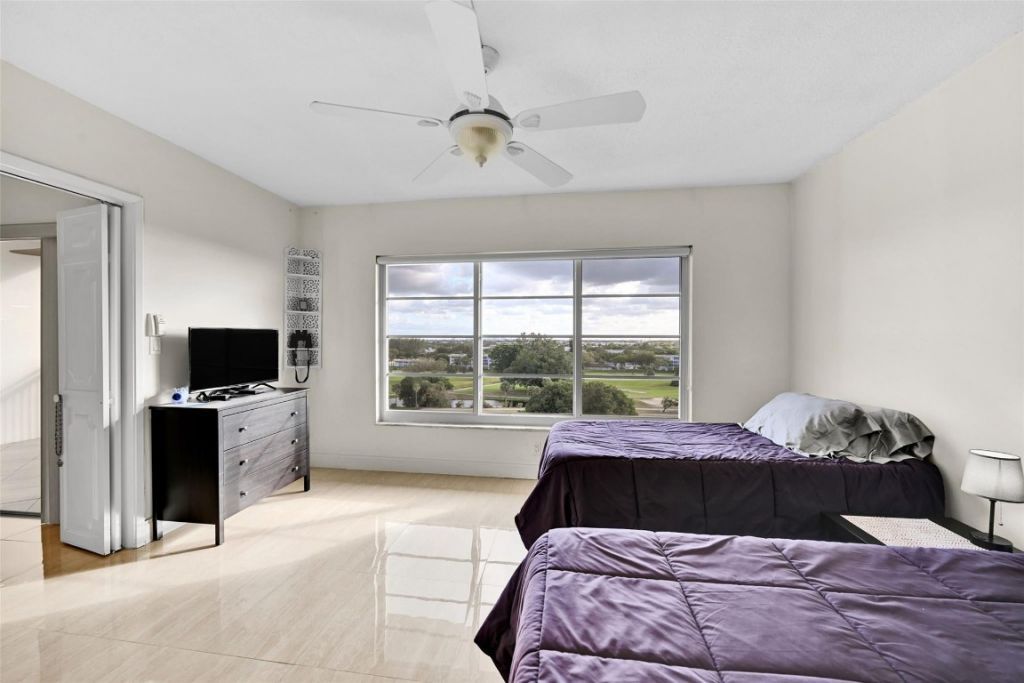 3050 N Palm Aire Drive, Unit 909, Pompano Beach, FL 33069 Photo