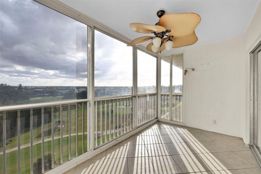 3050 N Palm Aire Drive, Unit 909, Pompano Beach, FL 33069 Photo