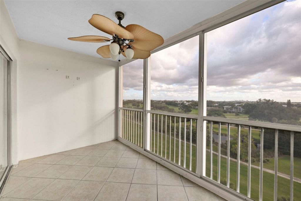 3050 N Palm Aire Drive, Unit 909, Pompano Beach, FL 33069 Photo