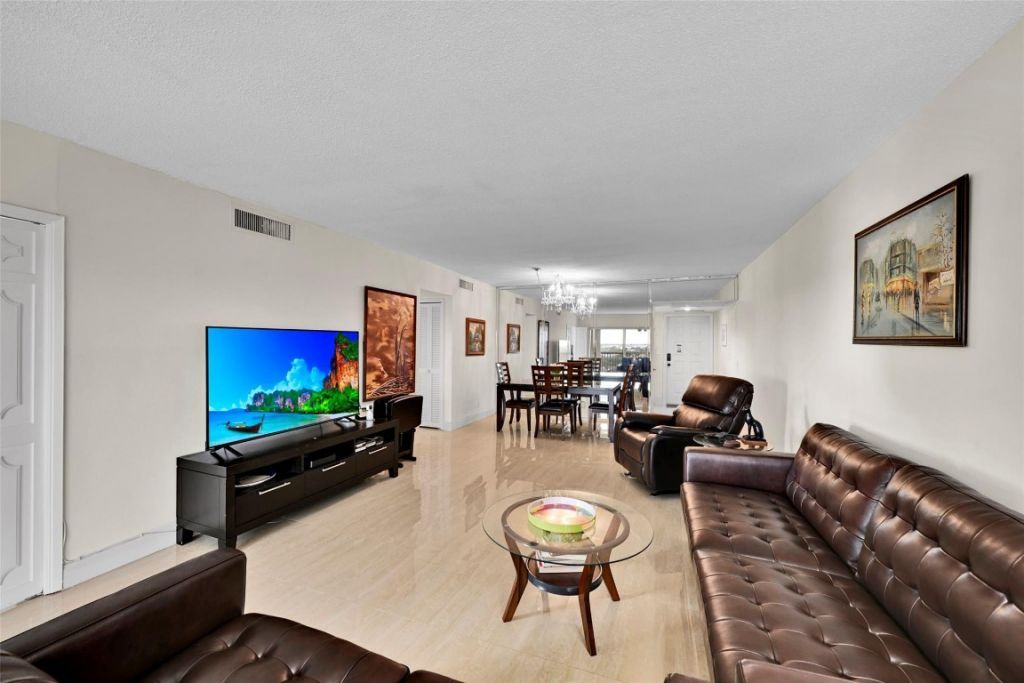 3050 N Palm Aire Drive, Unit 909, Pompano Beach, FL 33069 Photo