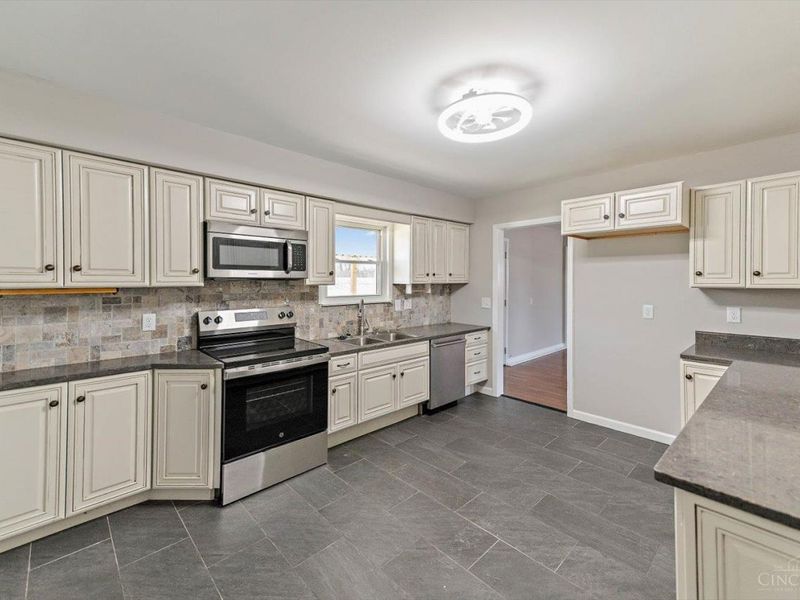 237 Linda Court, Trenton, OH 45067 Photo 5