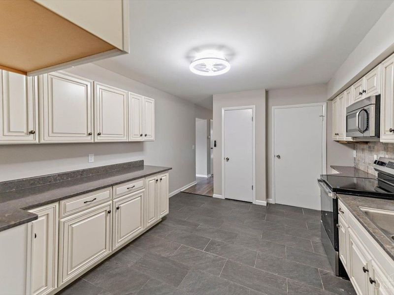 237 Linda Court, Trenton, OH 45067 Photo 6