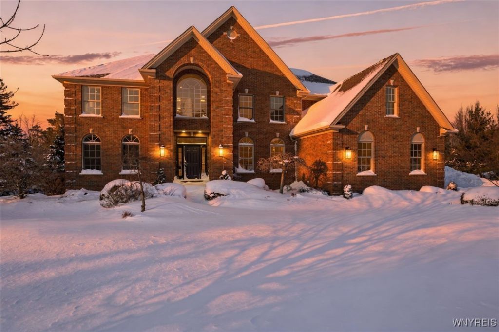 18 Woodthrush Trail, Orchard Park, NY 14127 Main Photo