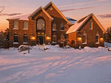 18 Woodthrush Trail, Orchard Park, NY 14127