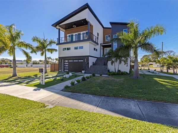 6062 BAYOU GRANDE BOULEVARD NE, ST PETERSBURG, FL 33703