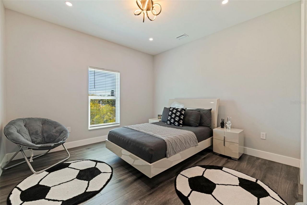 6062 Bayou Grande Boulevard Ne, Saint Petersburg, FL 33703 Photo