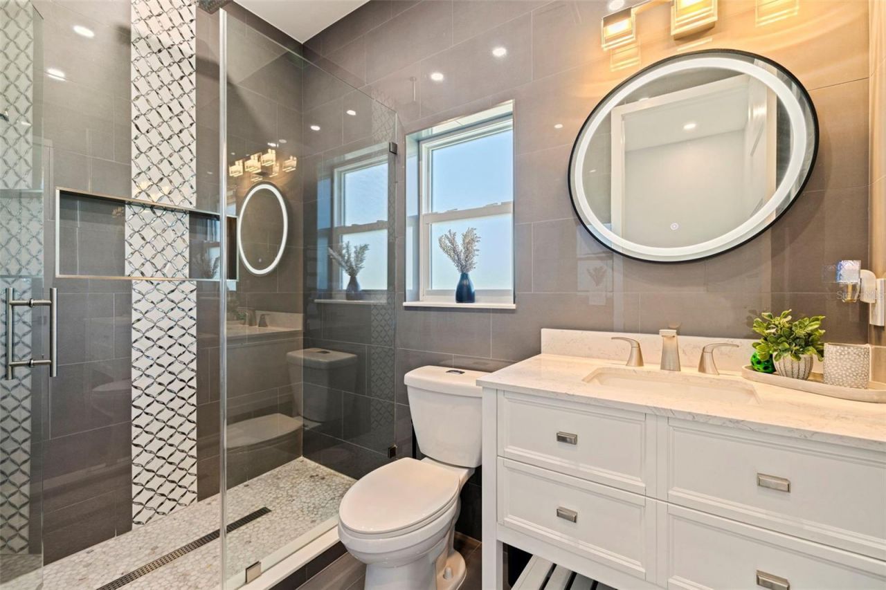 6062 Bayou Grande Boulevard Ne, Saint Petersburg, FL 33703 Photo