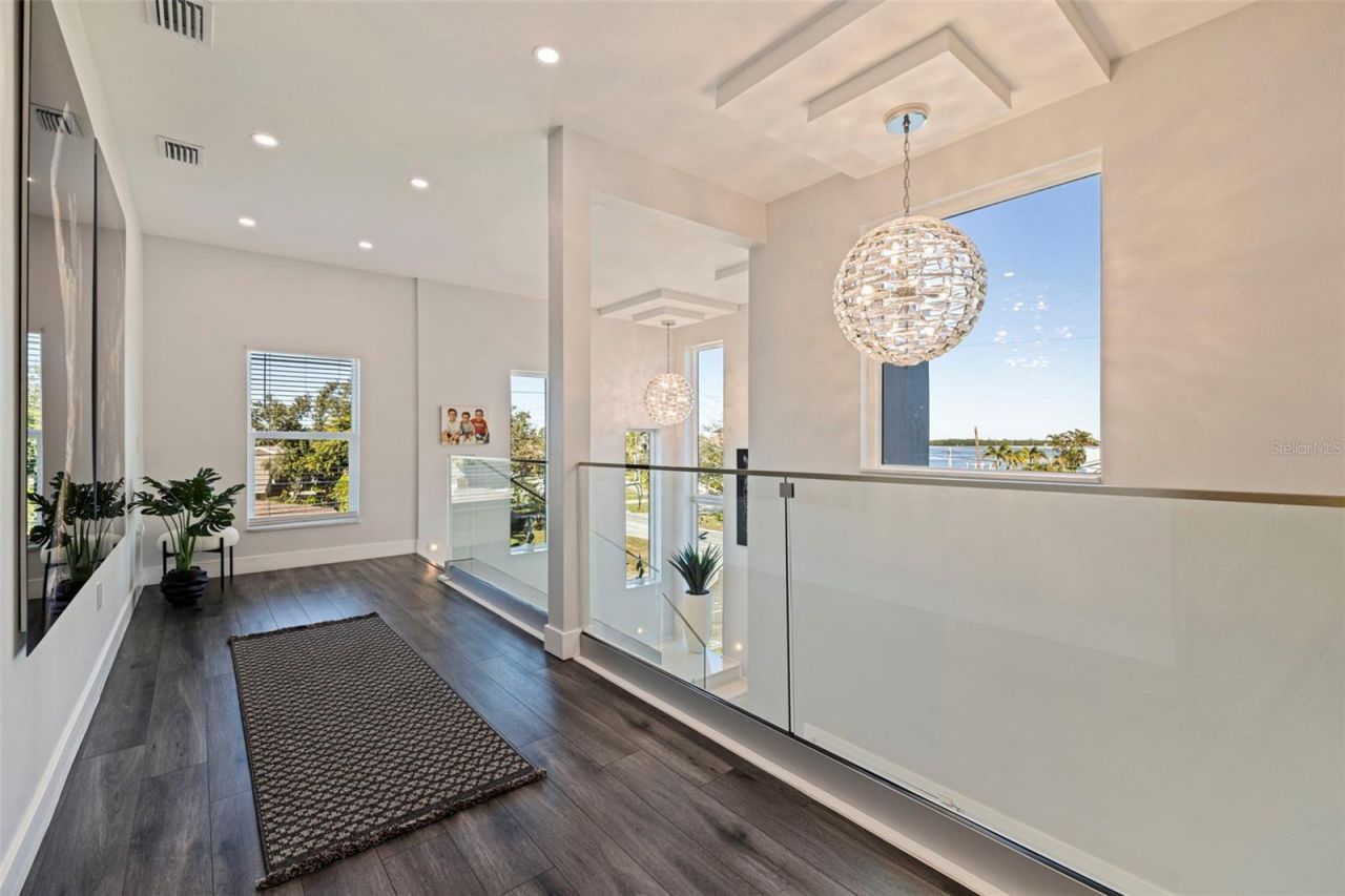 6062 Bayou Grande Boulevard Ne, Saint Petersburg, FL 33703 Photo