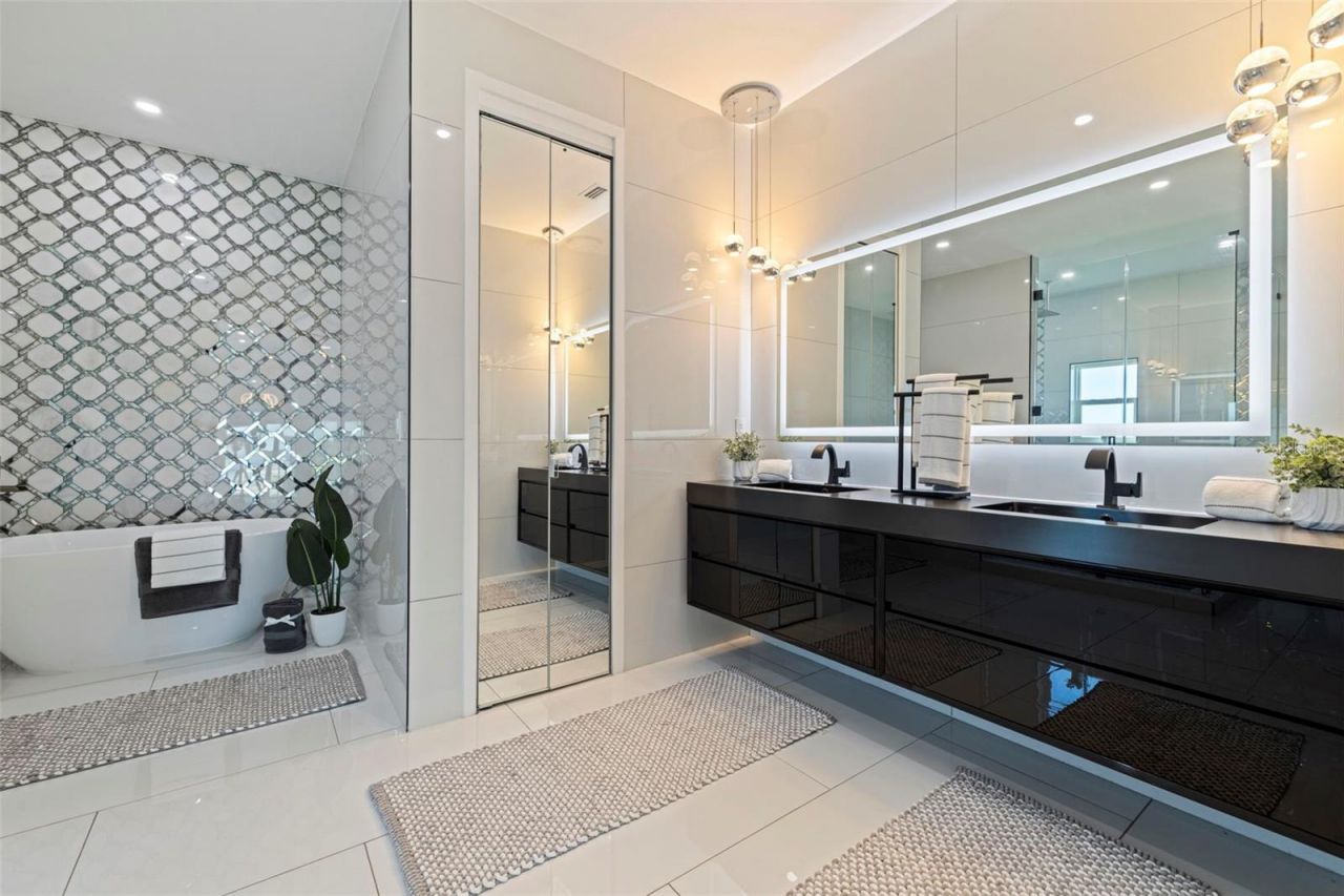 6062 Bayou Grande Boulevard Ne, Saint Petersburg, FL 33703 Photo