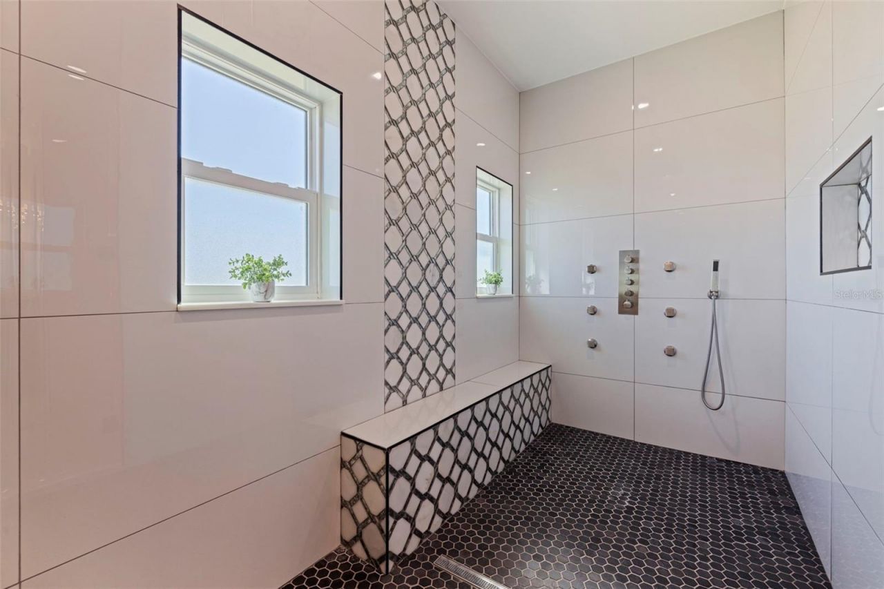 6062 Bayou Grande Boulevard Ne, Saint Petersburg, FL 33703 Photo