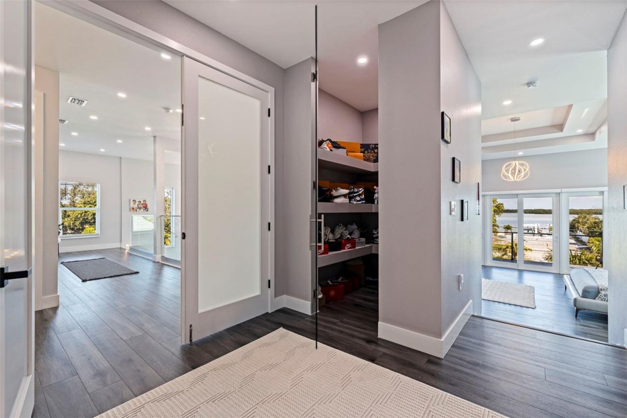 6062 Bayou Grande Boulevard Ne, Saint Petersburg, FL 33703 Photo