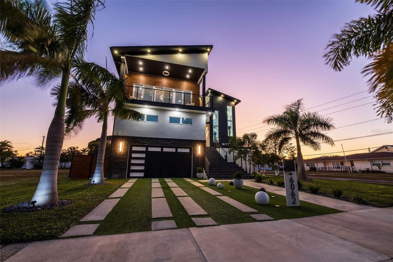 6062 Bayou Grande Boulevard Ne, Saint Petersburg, FL 33703 Photo