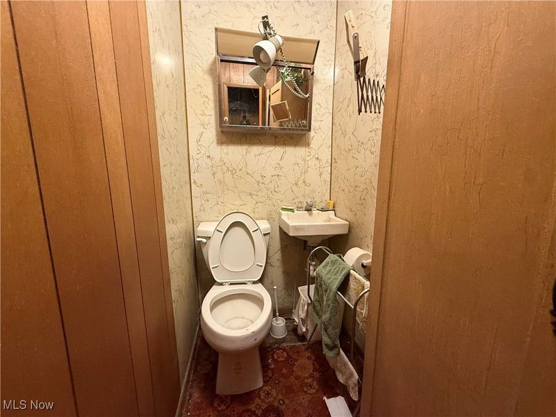 507 W 3rd Street, Uhrichsville, OH 44683 Photo 8