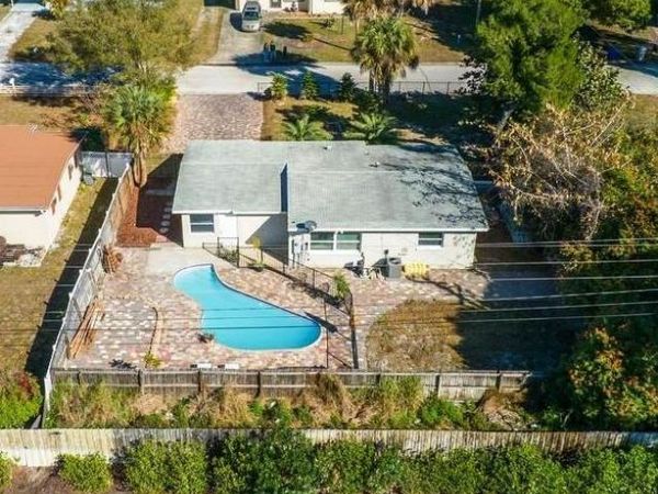 703 5th Place SW, Vero Beach, FL 32962