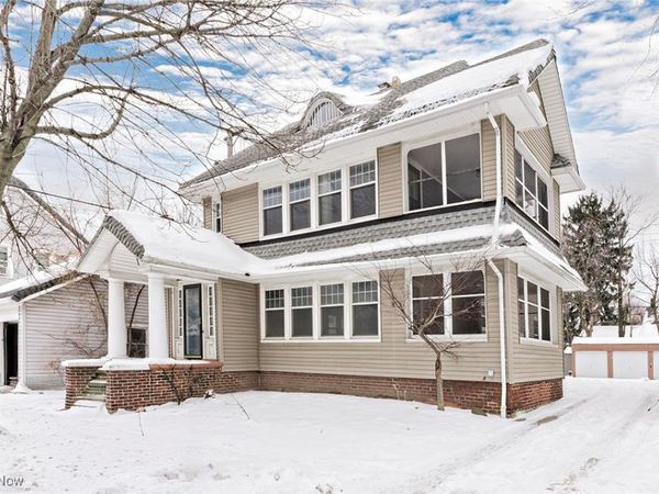 2819 E Derbyshire Road, Cleveland Heights, OH 44118