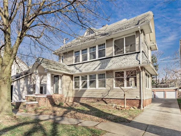 2819 E Derbyshire Road, Cleveland Heights, OH 44118