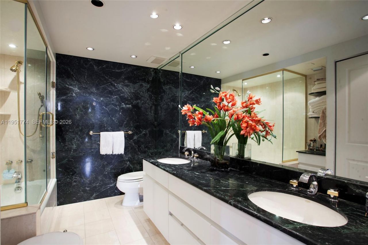 19707 Turnberry Way, Unit 4H, Aventura, FL 33180 Photo