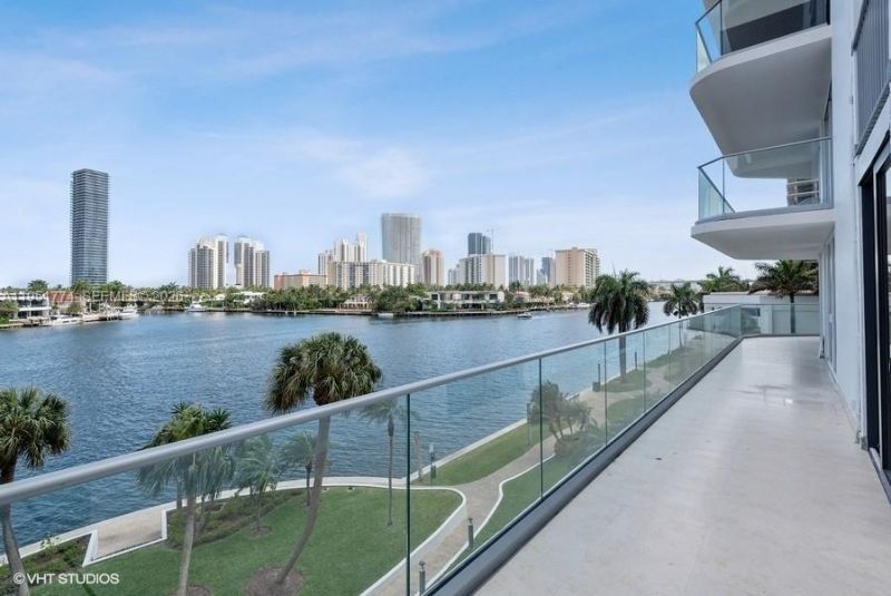 19707 Turnberry Way, Unit 4H, Aventura, FL 33180 Photo