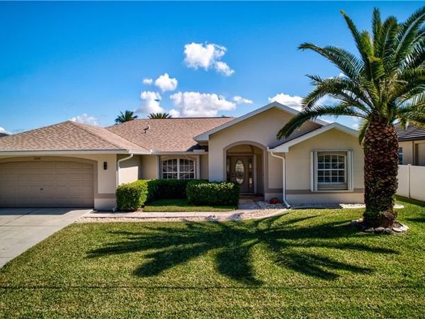 2201 SE 17th PL, CAPE CORAL, FL 33990