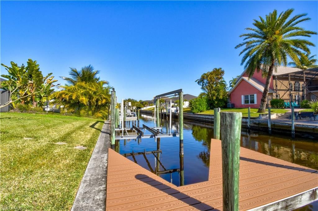 2201 SE 17th Pl, Cape Coral, FL 33990 Photo