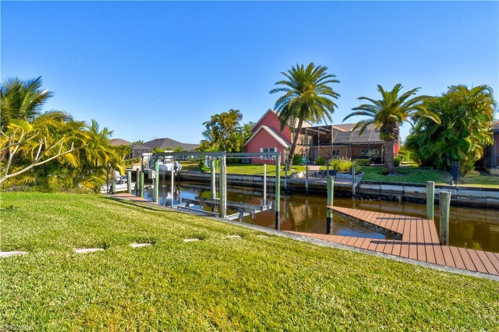 2201 SE 17th Pl, Cape Coral, FL 33990 Photo