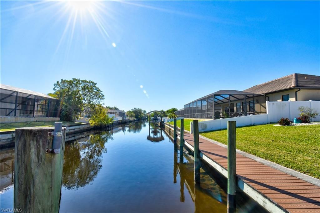 2201 SE 17th Pl, Cape Coral, FL 33990 Photo