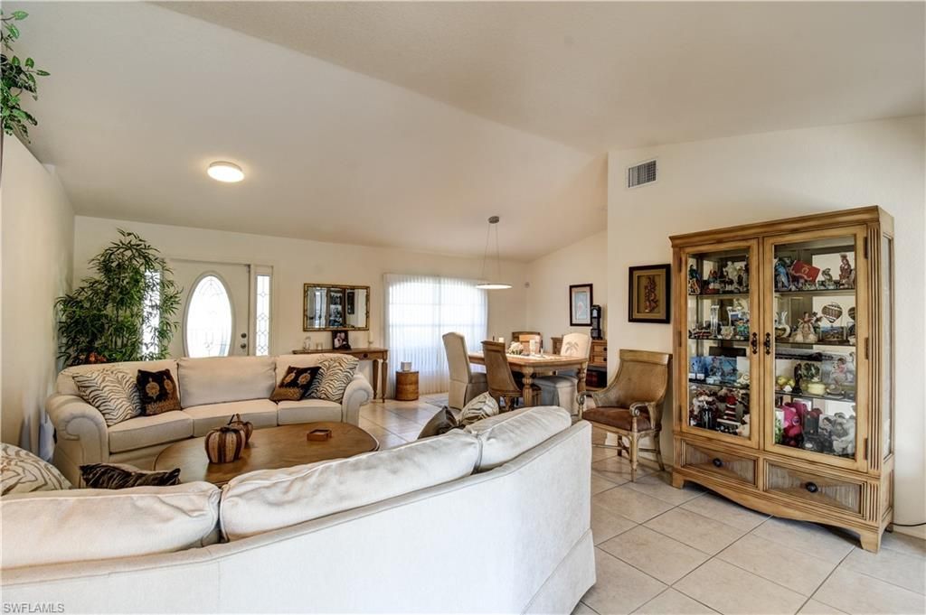 2201 SE 17th Pl, Cape Coral, FL 33990 Photo