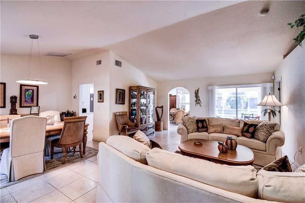 2201 SE 17th Pl, Cape Coral, FL 33990 Photo