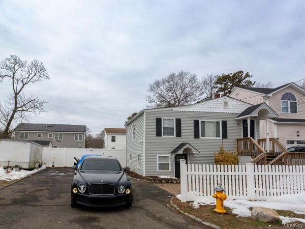 14 Walnut Street, Wyandanch, NY 11798