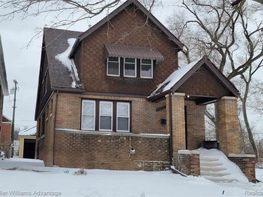 5444 Field Street, Detroit, MI 48213