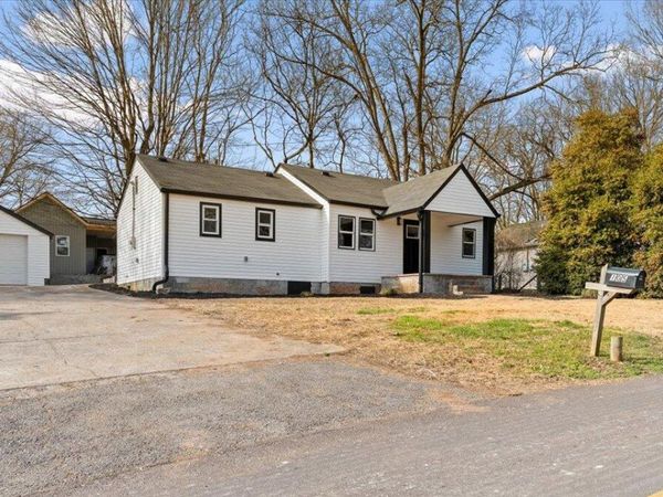 105 Lenoir St, Sweetwater, TN 37874