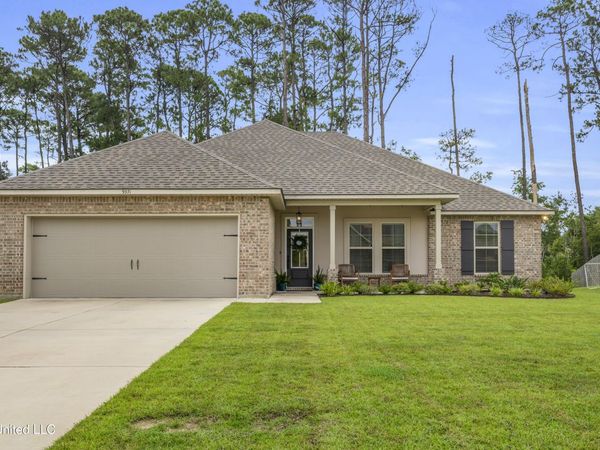 9371 Taylor Place, Ocean Springs, MS 39564