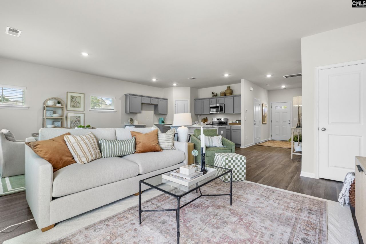 1318 Crosshill Court  Photo 5