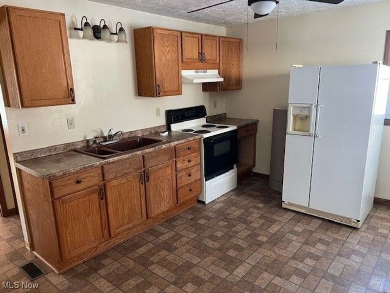 416 W Main Street, Spencer, OH 44275 Photo 3