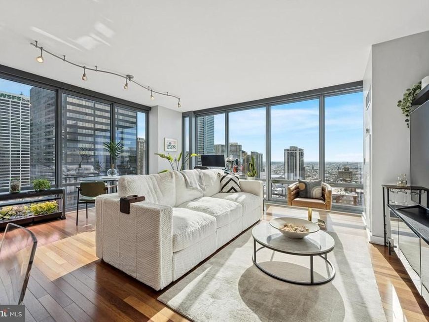 2101 Market Street, Unit 2306, Philadelphia, PA 19103 Main Photo