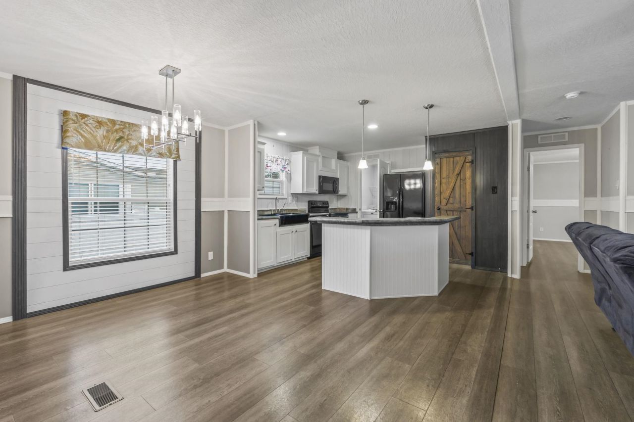 136 Shetland Woods Dr. Photo 13