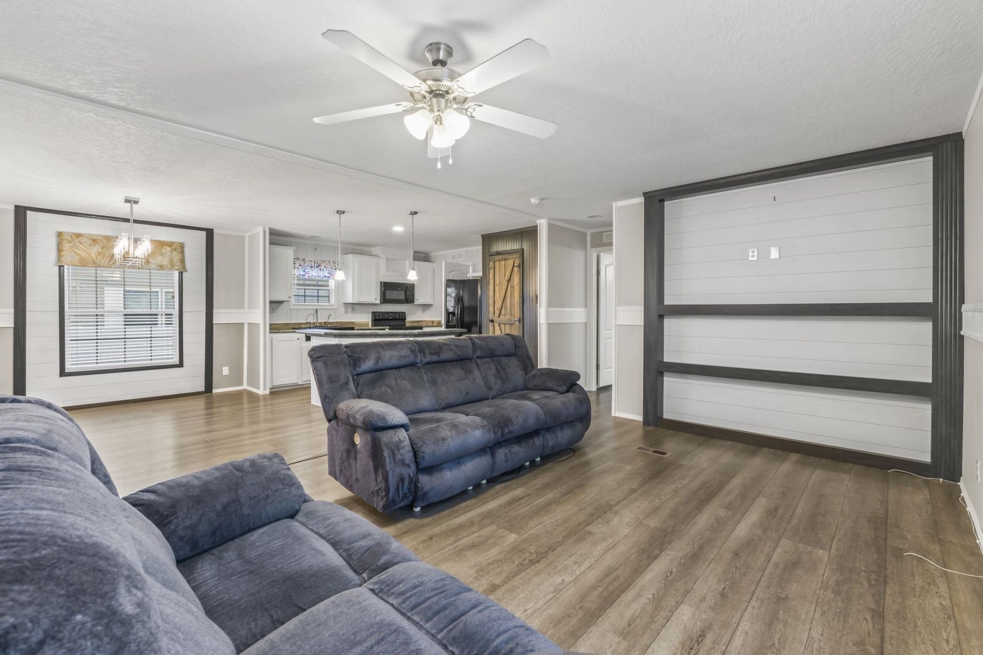 136 Shetland Woods Dr. Photo 2