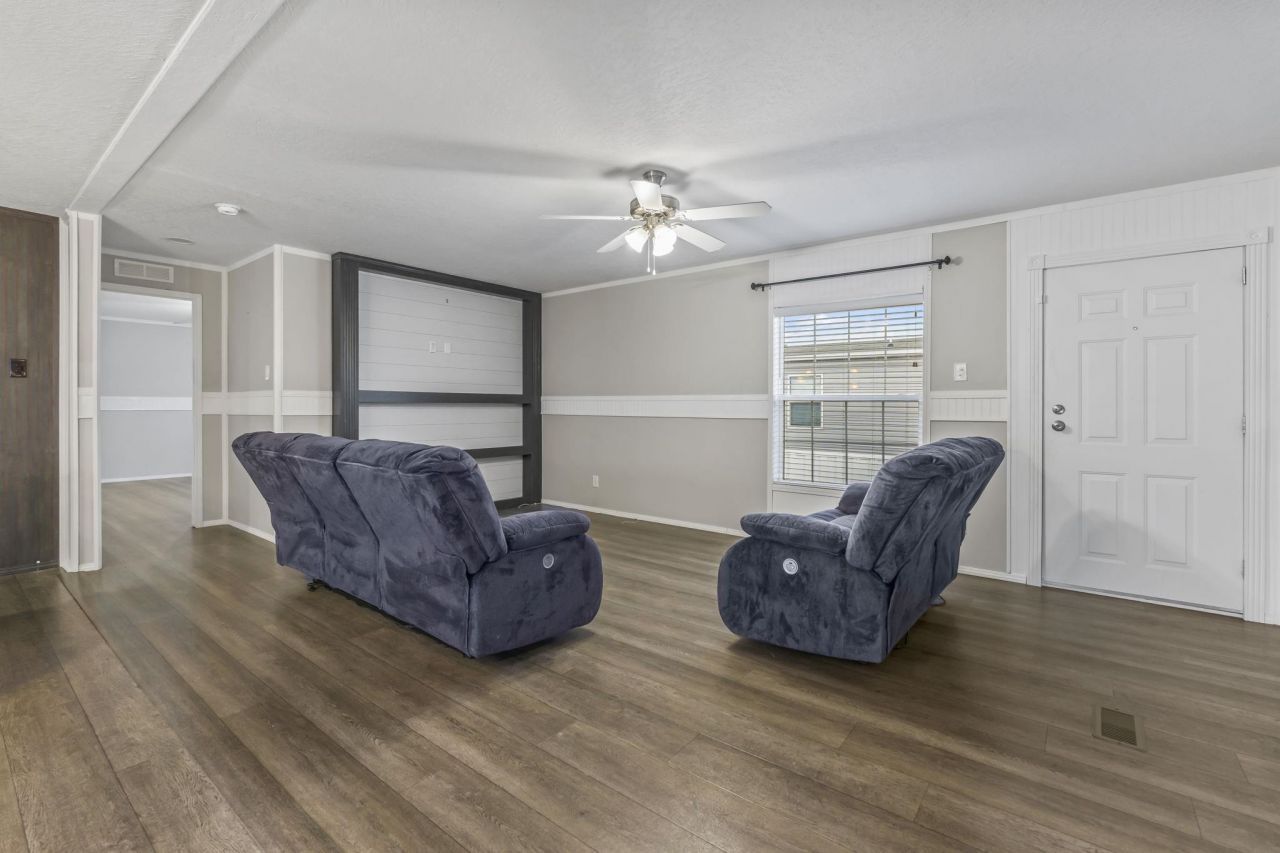 136 Shetland Woods Dr. Photo 4