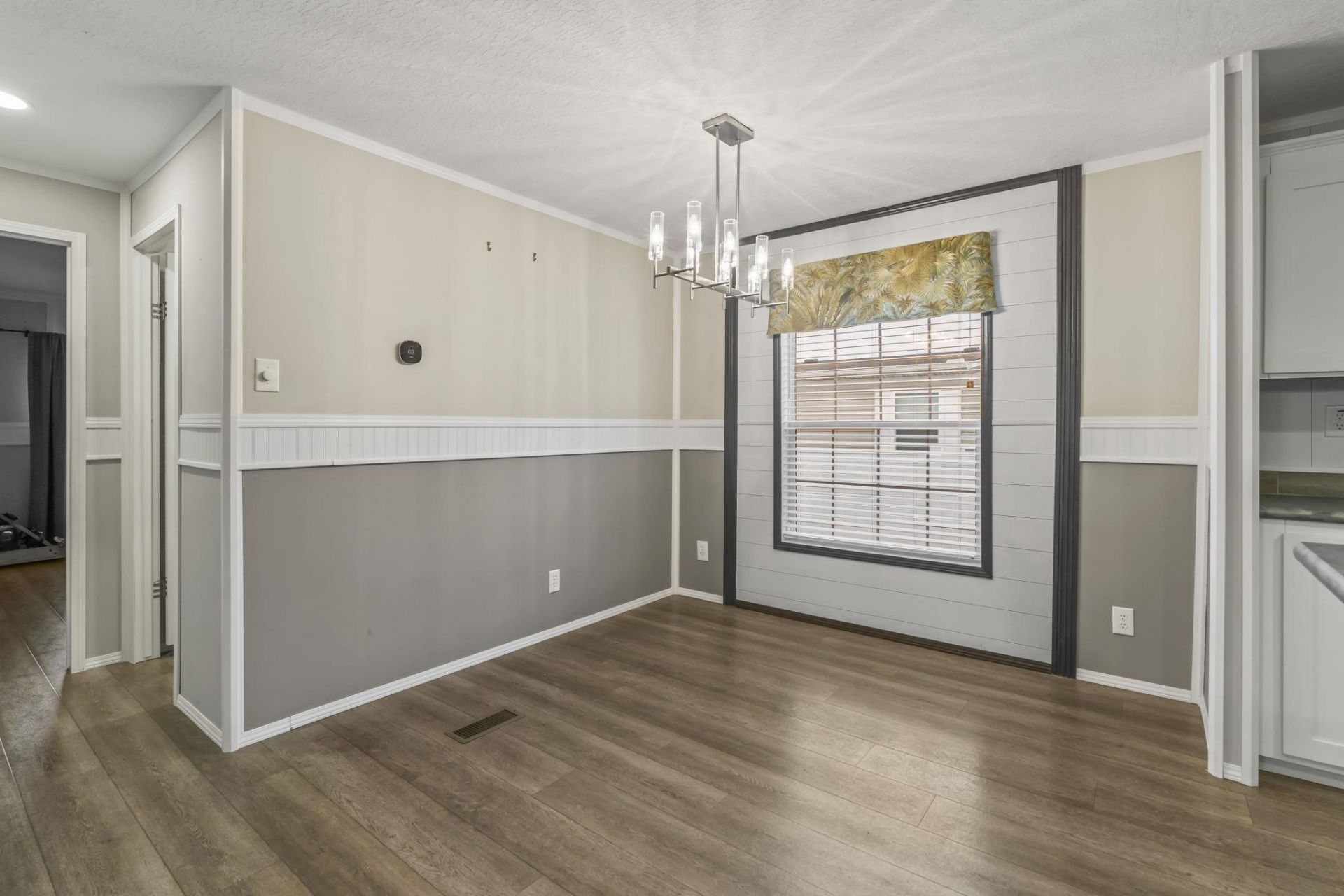 136 Shetland Woods Dr. Photo 6