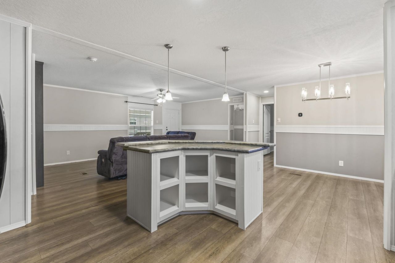 136 Shetland Woods Dr. Photo 7