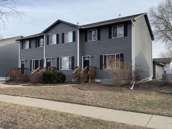 2805 E Bragstad Dr, Sioux Falls, SD 57101