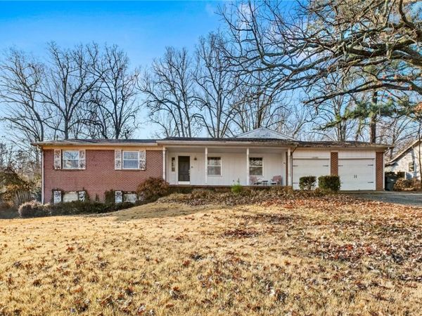 1223 E Hope Street, Fayetteville, AR 72701