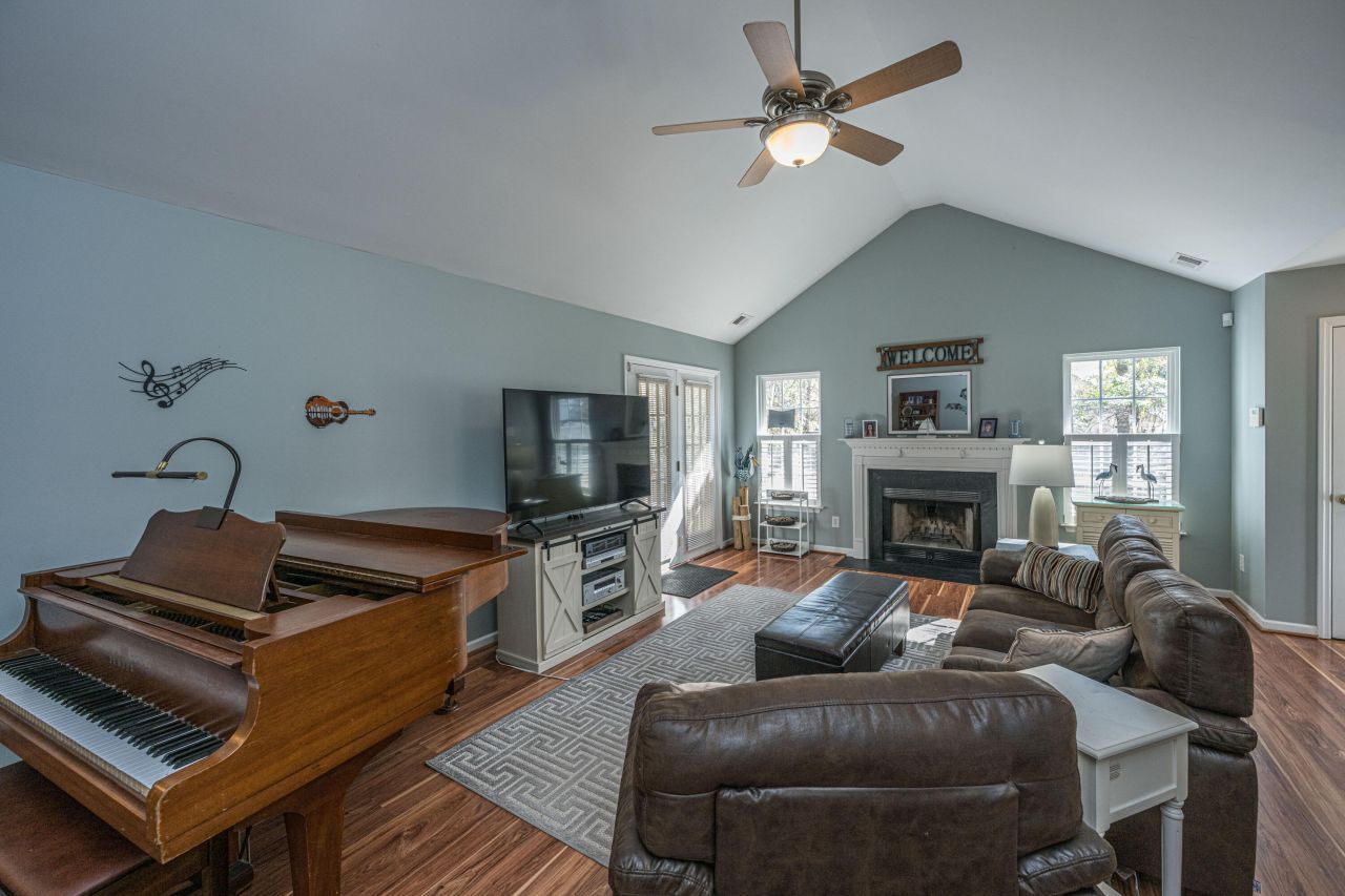 1932 High Meadow Street Photo 4